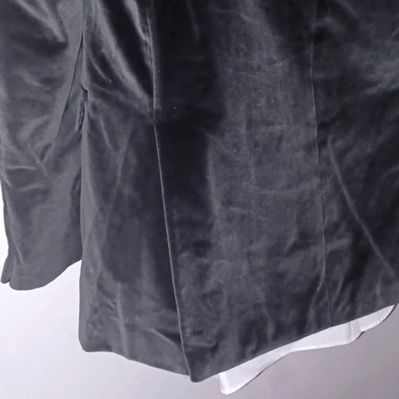 NEIMAN MARCUS Dark Olive Green Velvet Blazer, 42L - Picture 10 of 13